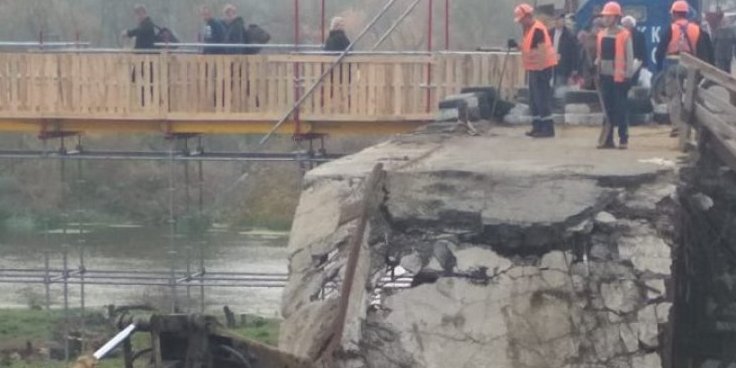4 жовтня було відкрито тимчасовий міст у&nbsp;Станиці Луганській (Фото: Луганська обласна державна адміністрація)