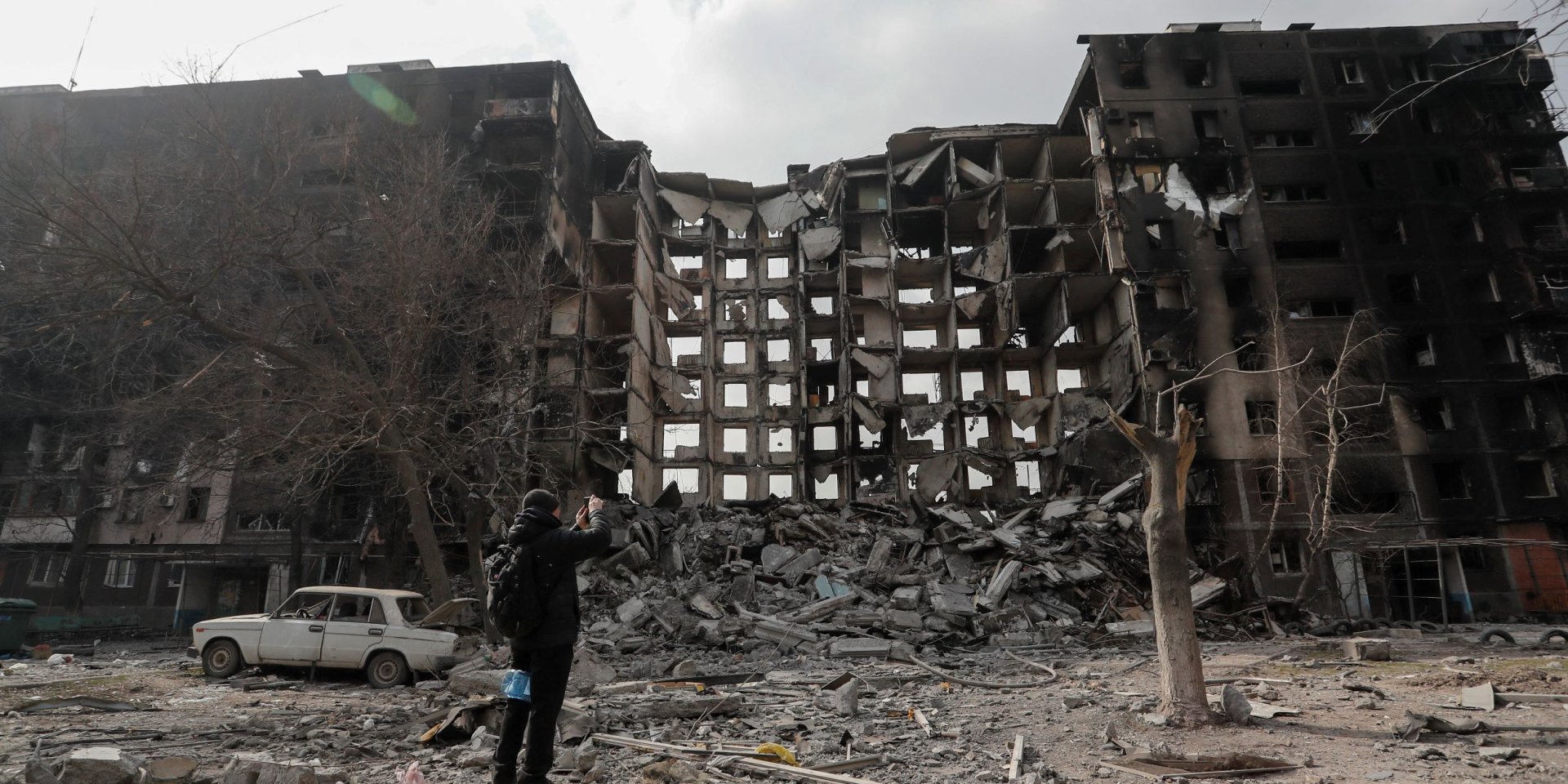 Residential building in Mariupol destroyed by Russian shelling, March 25th, 2022 (Photo: REUTERS/Alexander Ermochenko)