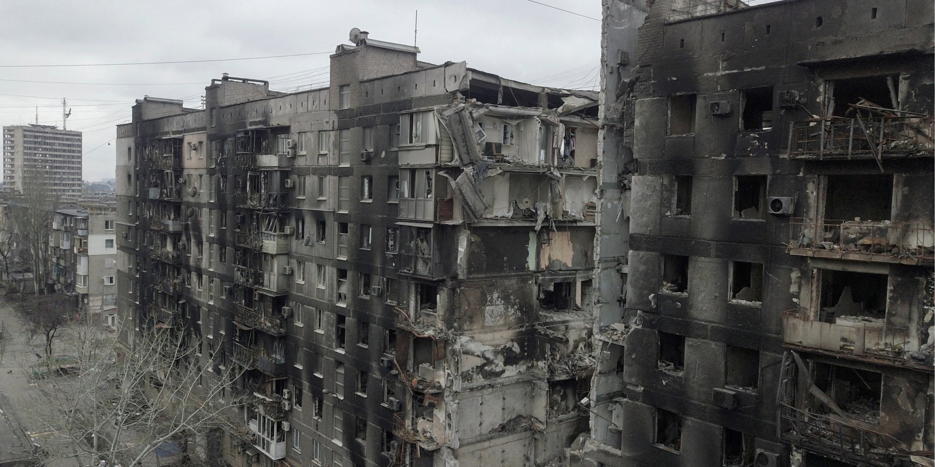 Destroyed residential buildings in Mariupol (Photo: Pavel Klimov / Reuters)