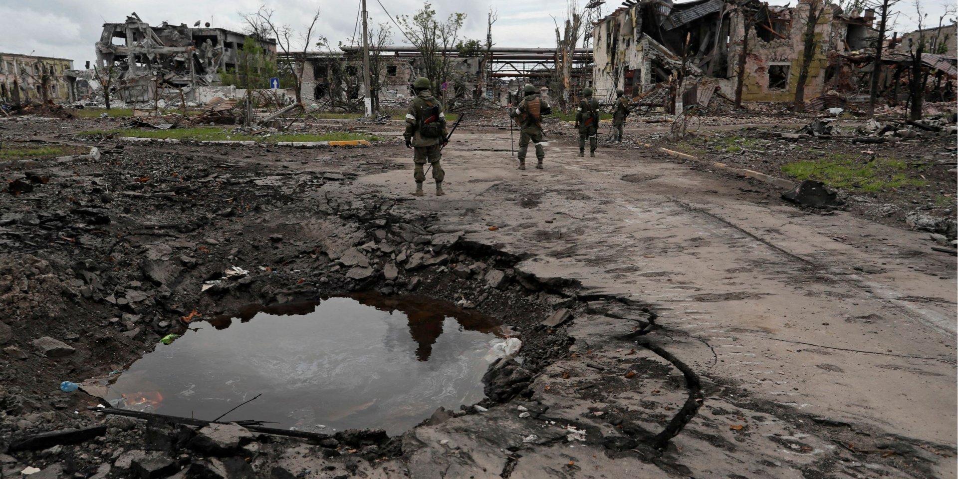 Several exits from the occupied port city of Mariupol are being patrolled by 
Kadyrovtsi (Photo: Alexander Ermochenko/Reuters)