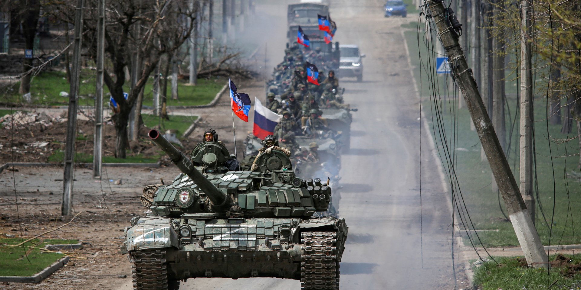Russian invaders in Mariupol (Photo: REUTERS/Chingis Kondarov)