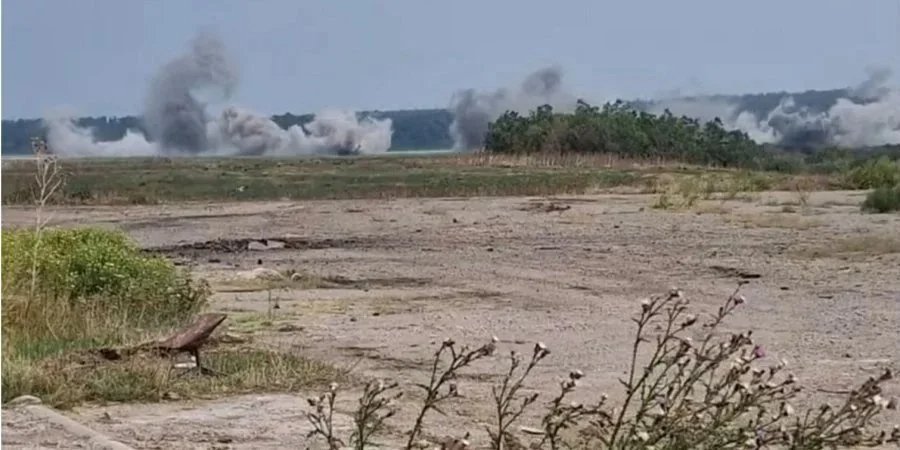 Ammunition explodes during a counteroffensive by the Ukrainian military, near Andriivka, Kherson Oblast, August 2022 (Photo: Maverick via REUTERS)