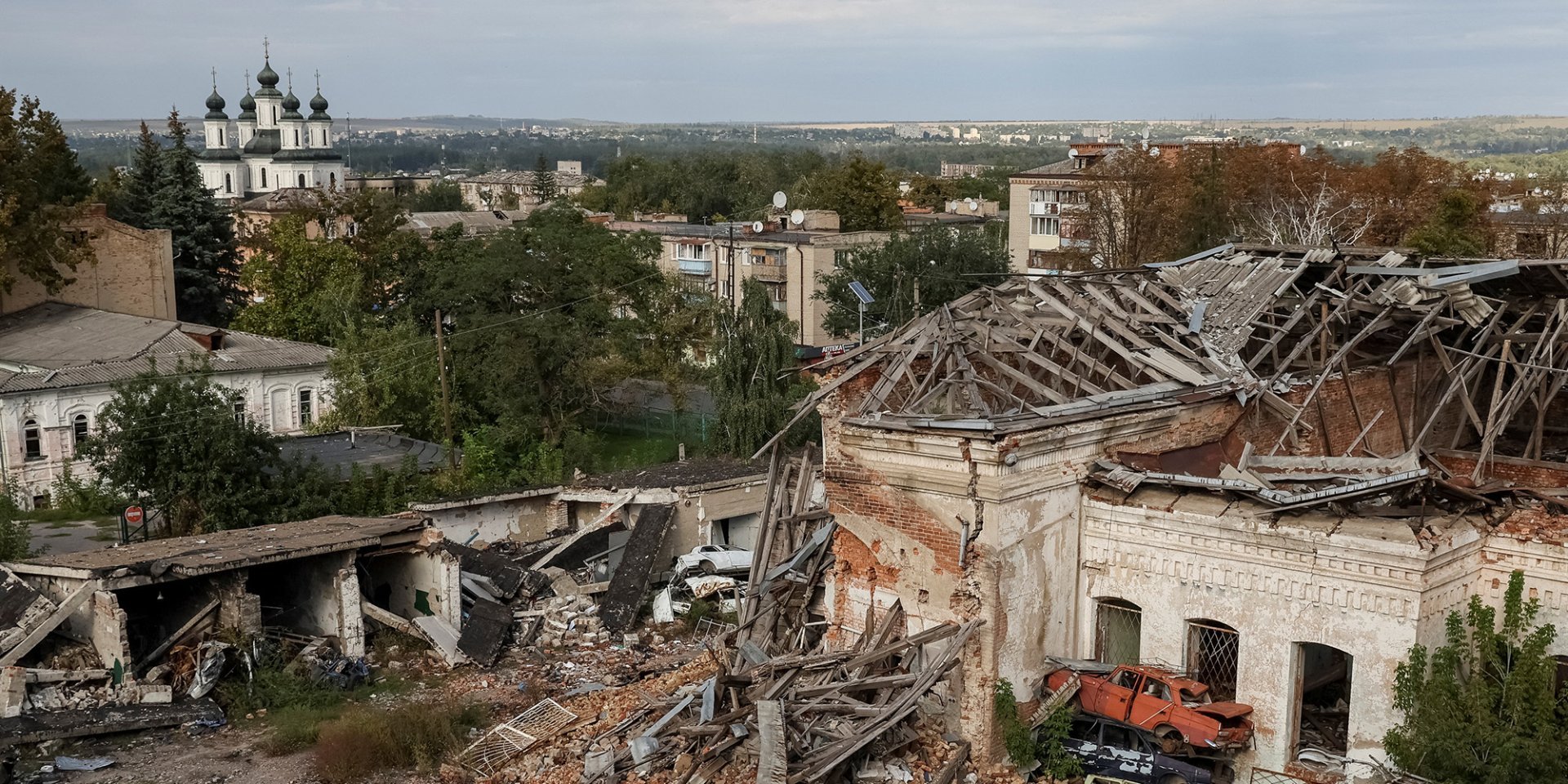 The Russian military fled from Izyum and left a 90% destroyed city without gas, water and electricity (Photo: REUTERS/Gleb Garanich)