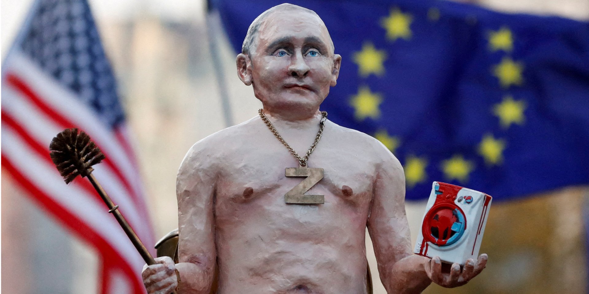 Статуя, яка зображує президента Росії Володимира Путіна на&nbsp;проурядовому антивоєнному мітингу у&nbsp;Празі, 30 жовтня (Фото: REUTERS/David W&nbsp;Cerny)