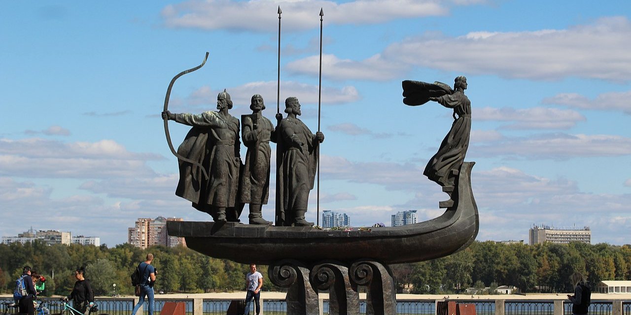Пам’ятник засновникам Києва (Фото: via Wikipedia)
