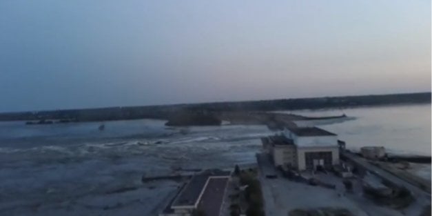 The Russian occupiers blew up the Kakhovskaya HPP dam (Photo: Скриншот відео соцмережі/NV)