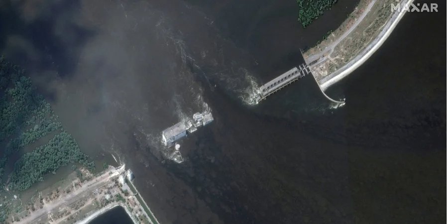 Kakhovskaya HPP after being blown up by the Russian occupiers (Photo: Maxar Technologies/Handout via REUTERS)