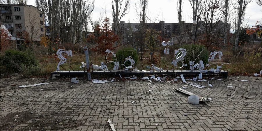Consequences of shelling by the Russian invaders in the center of Avdiivka, November 8, 2023 (Photo: Radio Free Europe/Radio Liberty/Serhii Nuzhnenko via REUTERS)
