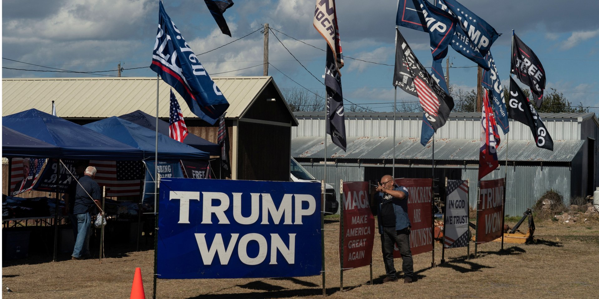 Знаки й&nbsp;прапори на підтримку колишнього президента США Дональда Трампа, Техас, США, 3 лютого 2024 року (Фото: REUTERS/Go Nakamura)
