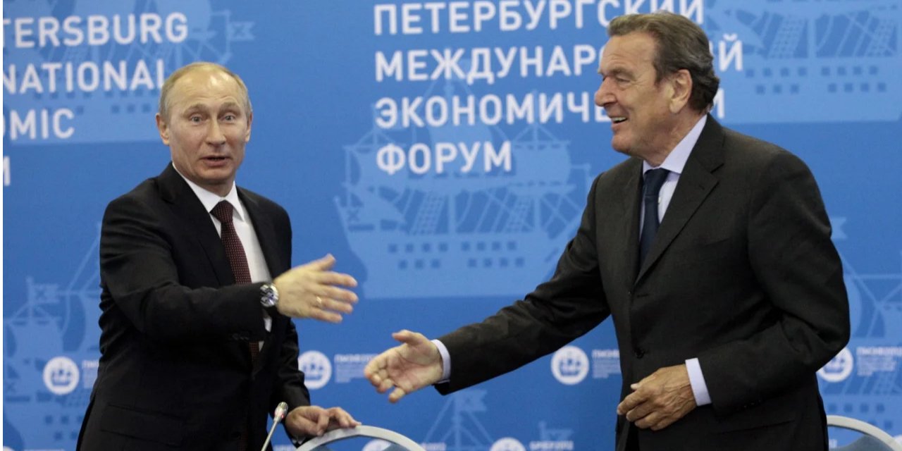 Екс-канцлер Німеччини Герхард Шредер обіймав посаду голови ради директорів Роснафти (Фото: REUTERS/Dmitry Lovetsky)