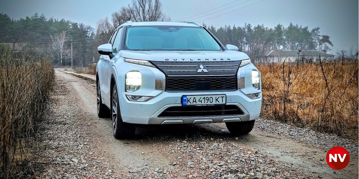 Mitsubishi Outlander&nbsp;— три причины купить и&nbsp;три причины пройти мимо - фото