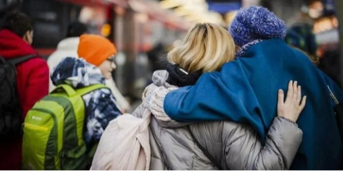Displaced Ukrainians (Photo: HejUkraina/Twitter)