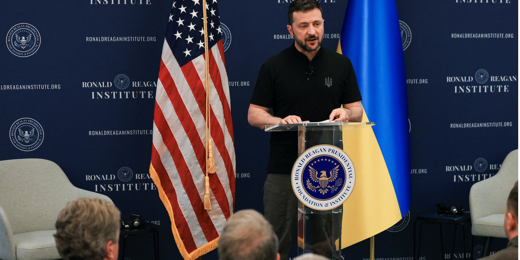 Zelenskyy believes that removing these restrictions could yield immediate results (Photo: REUTERS/Kevin Mohatt)