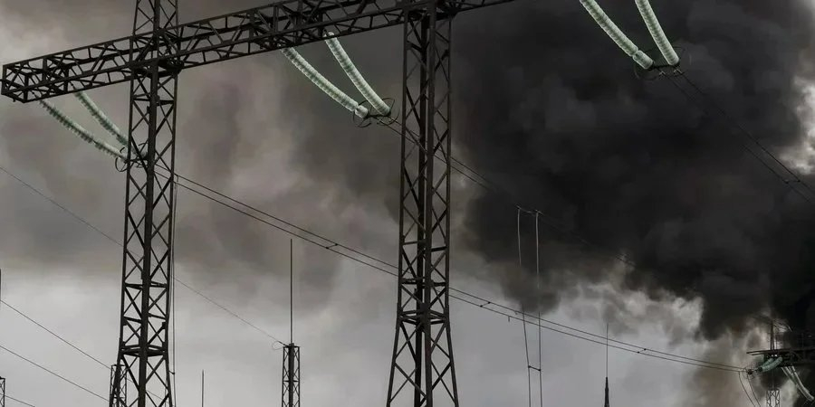 DTEK's high-voltage line was damaged in the capital (Photo: REUTERS/Sofiia Gatilova)