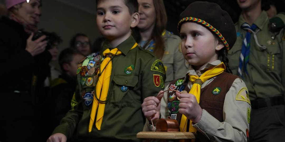 Вифлеємський вогонь прибув до&nbsp;Києва (Фото: Пласт&nbsp;— український скаутинг/Facebook)