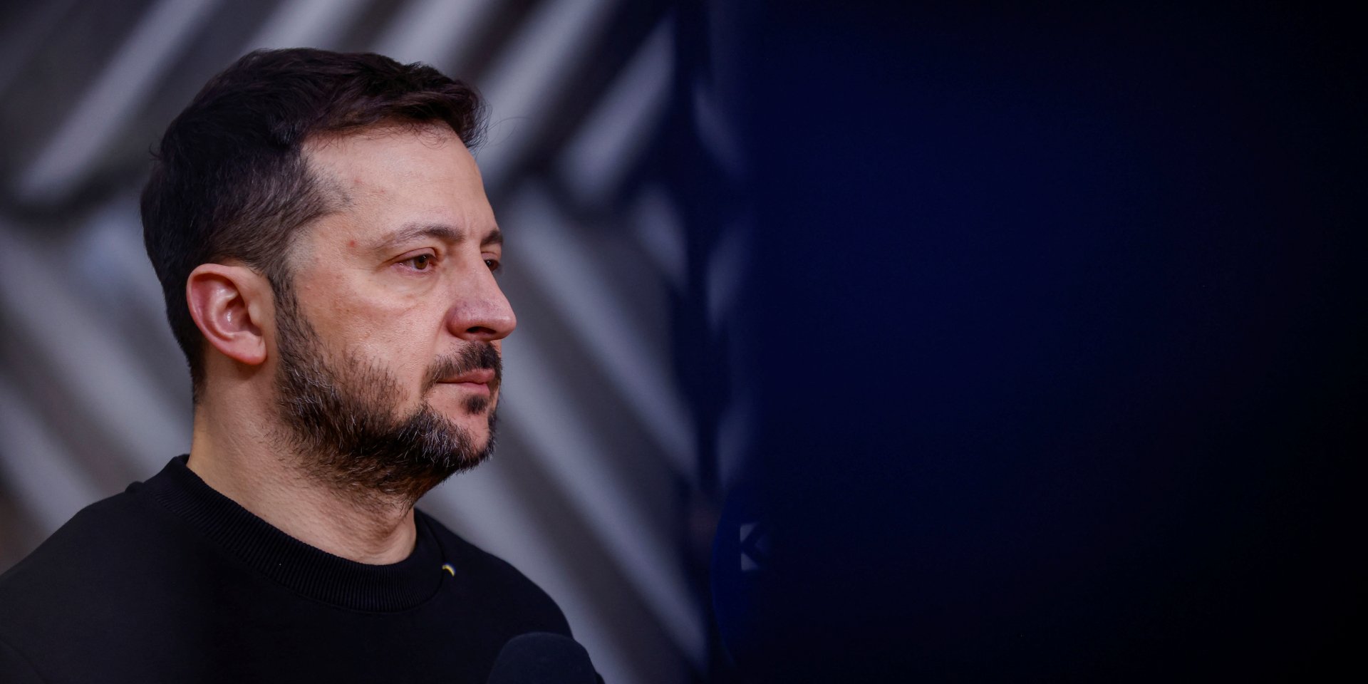 На рівень довіри українців до&nbsp;Володимира Зеленського впливає не&nbsp;лише війна. а&nbsp;й&nbsp;те, що відбувається в&nbsp;тилу, зазначив Олексій Антипович (Фото: REUTERS/Johanna Geron)