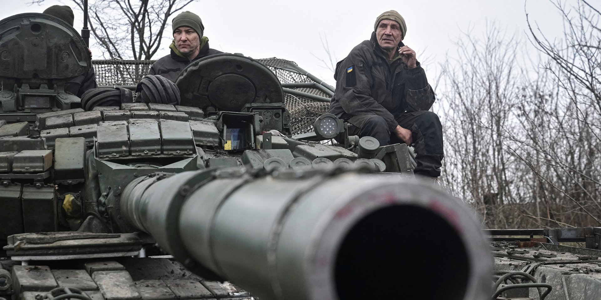Військовослужбовці танкового батальйону 128-ї гірсько-штурмової Закарпатської бригади ЗСУ на&nbsp;навчаннях (Фото: REUTERS)