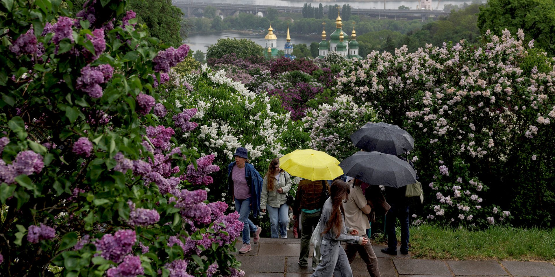 Прогноз від Укргідрометцентру на&nbsp;новий тиждень: яку погоду надалі приготував українцям травень і чи&nbsp;справді вже позаду заморозки? (Фото: REUTERS/Valentyn Ogirenko)