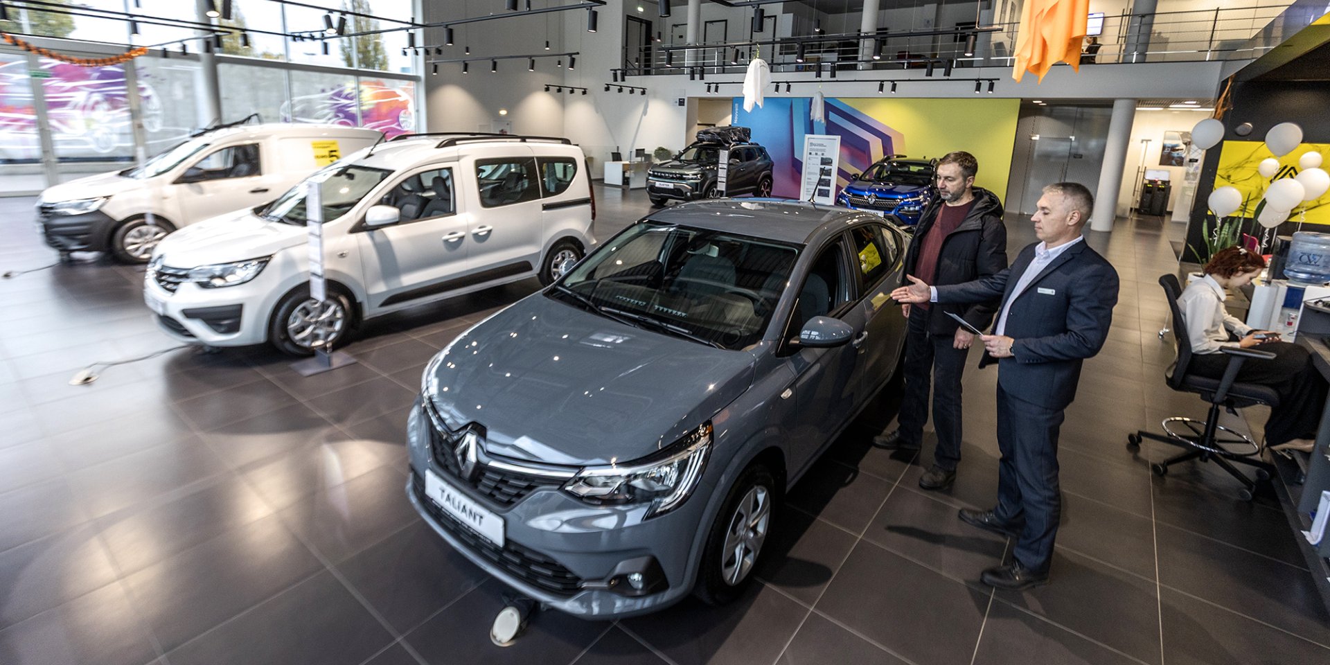 ФРАНЦУЗСКОЕ ВОПЛОЩЕНИЕ УКРАИНСКОГО ВКУСА: Концерн Renault со&nbsp;своими франко-румынскими моделями держится в&nbsp;тройке лидеров по&nbsp;уровню продаж новых авто в&nbsp;Украине (Фото: Александр Медведев / NV)