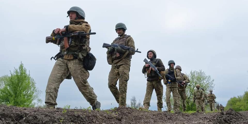 Servicemen (Photo: NV)