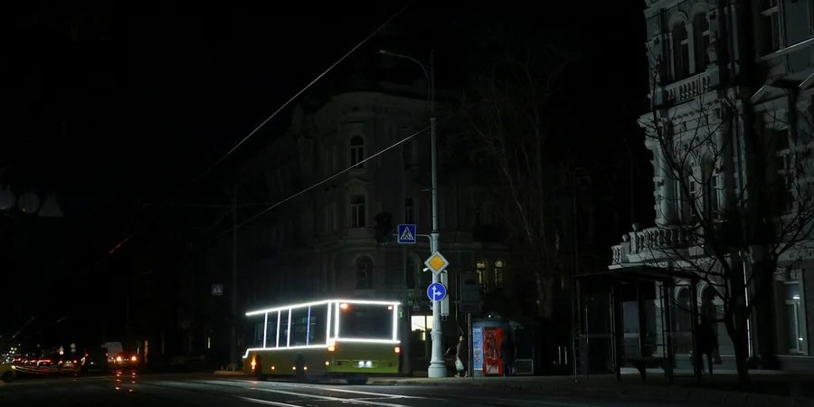 Power outage (Photo: REUTERS/Nina Liashonok)