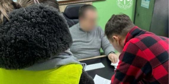 Керівників столичних комунальних служб підозрюють у&nbsp;службовій недбалості через травми пішоходів (Фото: Прокуратура України)