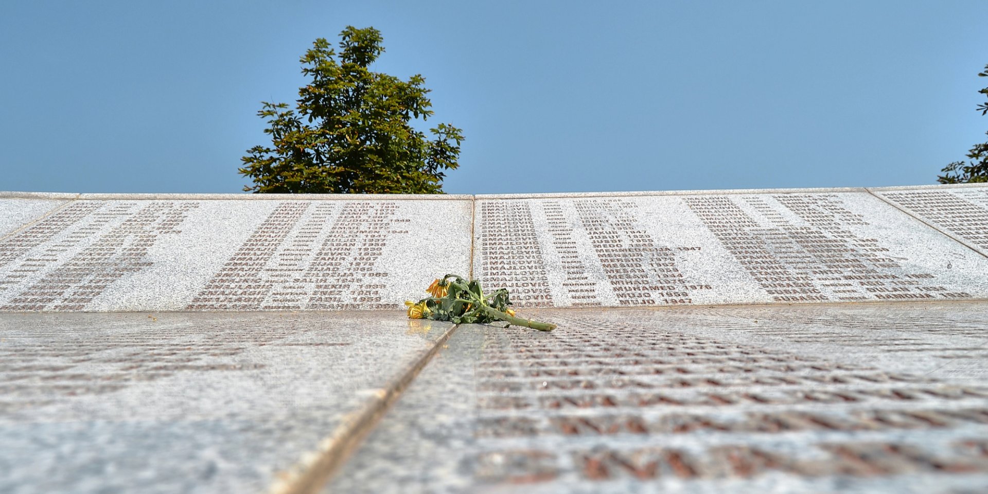 Меморіал і кладовище жертв геноциду 1995 року в&nbsp;Сребрениці — Поточарі (Фото: SKahraman/Depositphotos)