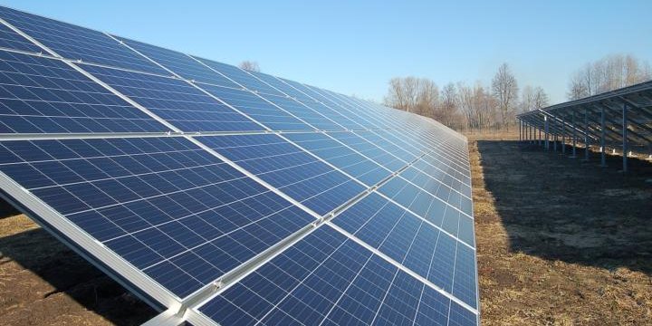 В&nbsp;теплу пору року о&nbsp;12 годині дня СЕС можуть виробляти декілька тисяч мегават, як&nbsp;атомні станції, розповів Володимир Кудрицький (Фото: Нікком-Солар)