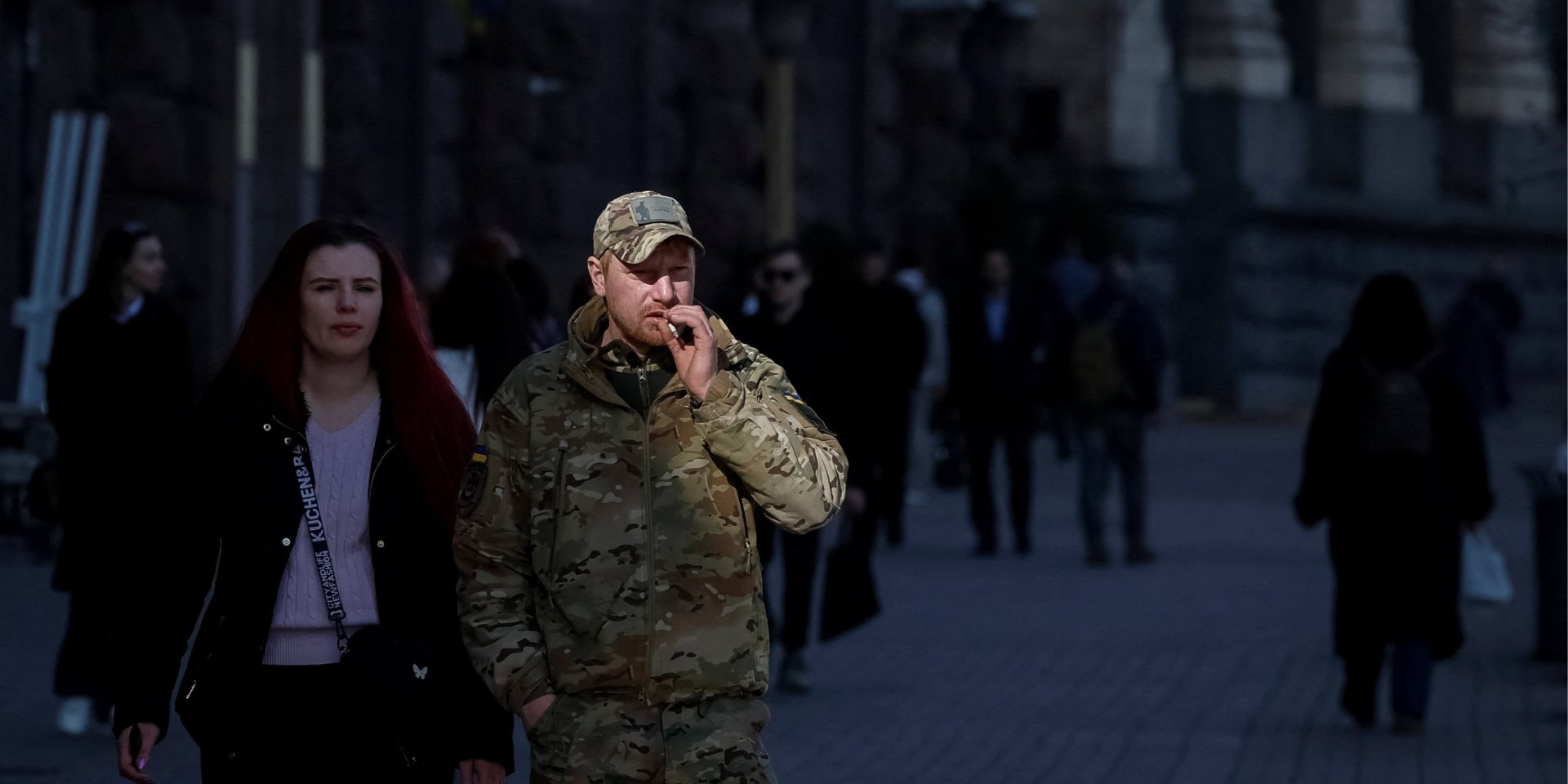 Стало більше тих, хто виступає проти ідеї проведення референдуму щодо мирної угоди (Фото: REUTERS/Gleb Garanich)