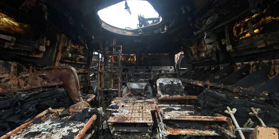 Знищена російська військова техніка (Фото: REUTERS/Vitaliy Gnidyi)
