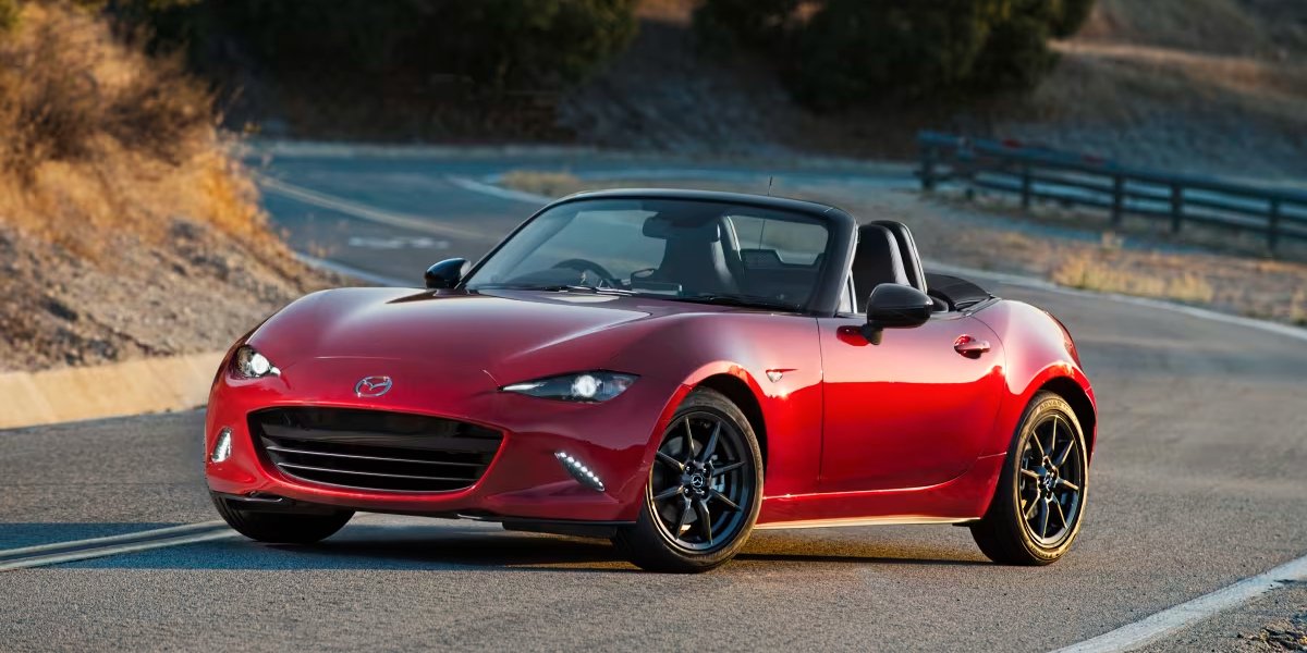 Mazda MX-5 (Фото: Mazda)