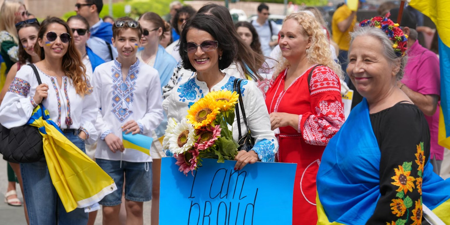 КМІС запитав українців чи відчувають вони себе щасливими (Фото: Unsplash Olek Buzunov)