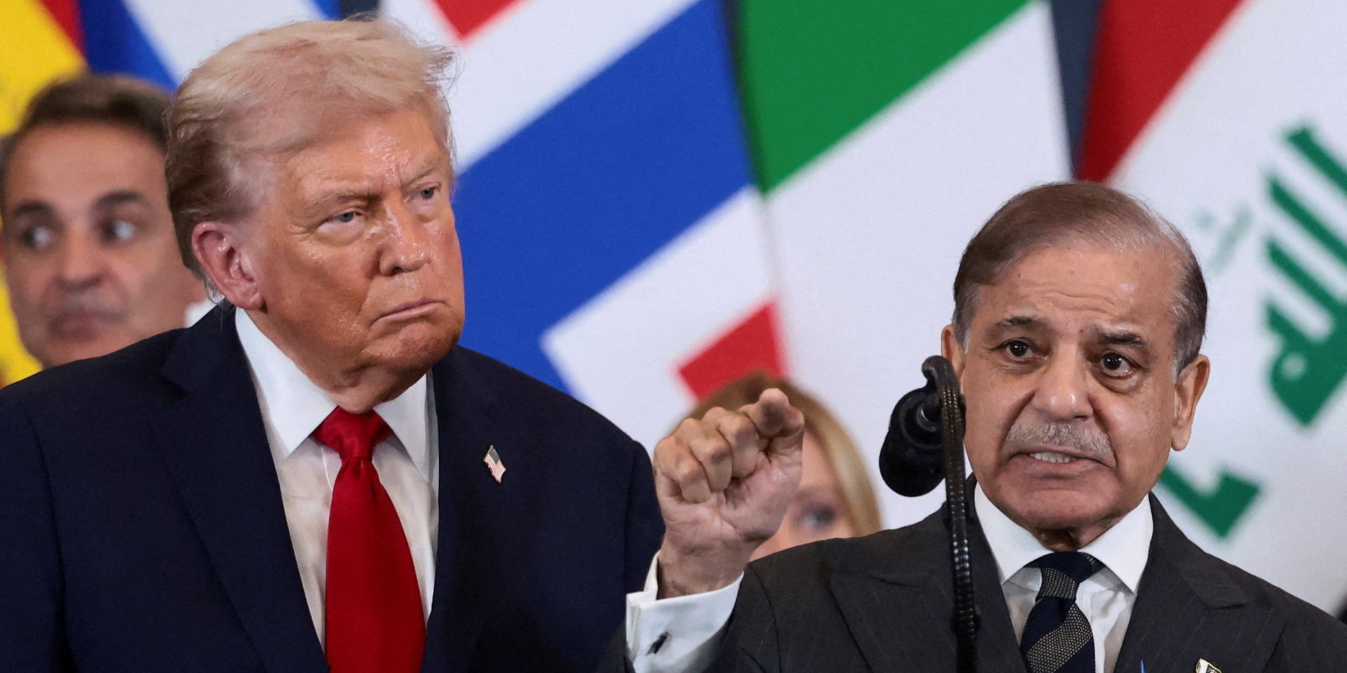 Президент США Дональд Трамп і прем'єр-міністр Пакистану Шахбаз Шаріф у Єгипті в&nbsp;жовтні 2025 року (Фото: REUTERS/Evelyn Hockstein/File Photo)