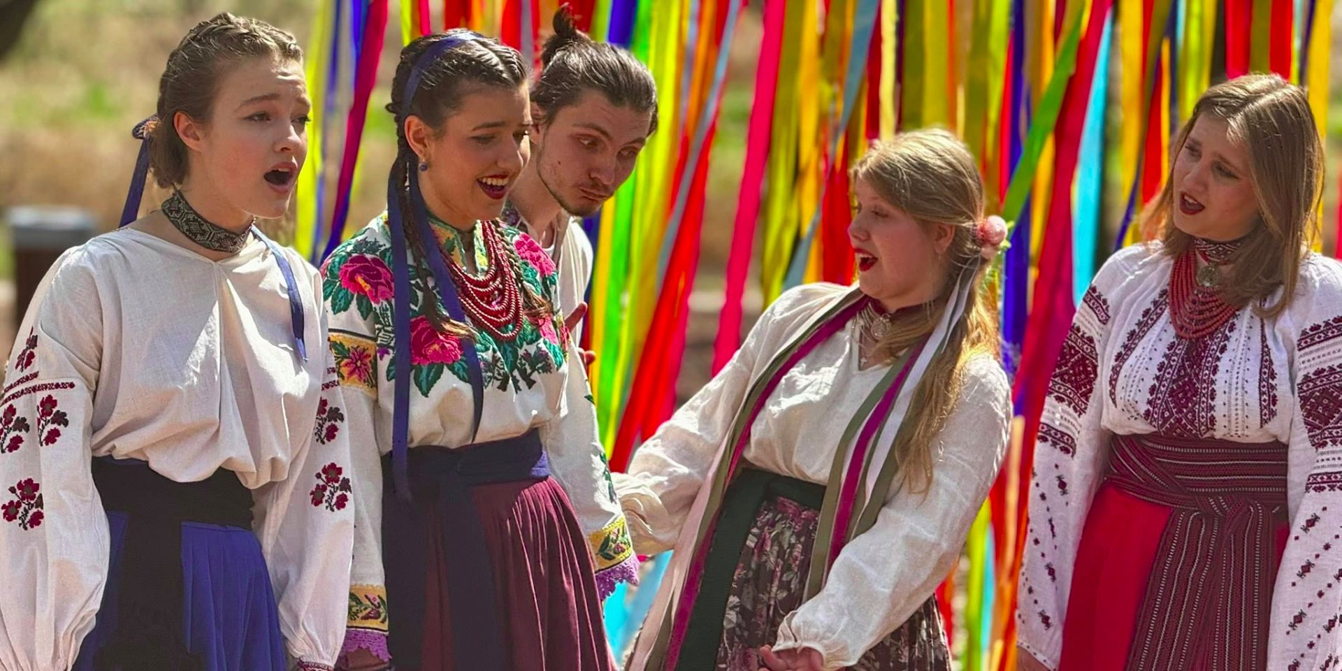 Великодні гаївки, організовані українцями у&nbsp;Варшаві, квітень 2026 року (Фото: Ambasada Ukrainy w&nbsp;Rzeczypospolitej Polskiej/Посольство України у&nbsp;Польщі﻿ via Facebook)