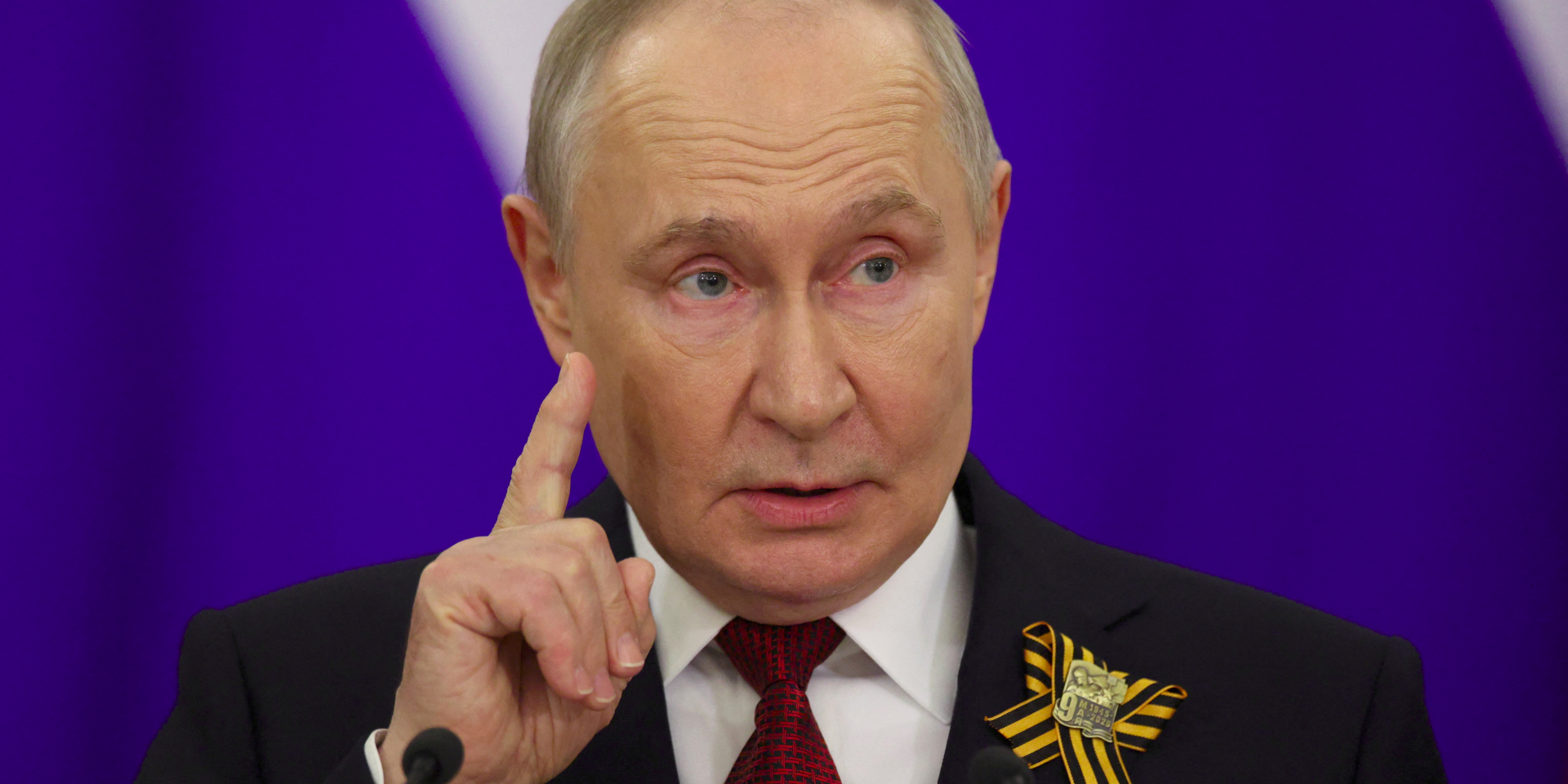 Володимир Путін хоче, щоб Європу на&nbsp;переговорах з&nbsp;РФ представляв Герхард Шредер (Фото: REUTERS/Ramil Sitdikov)