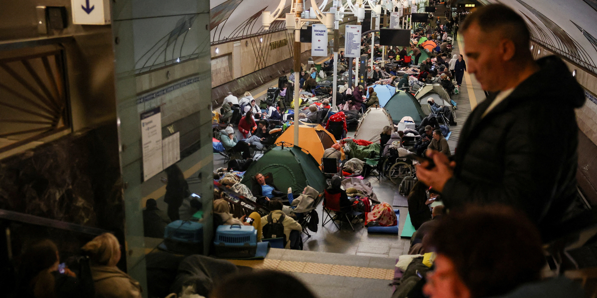Kyiv residents taking refuge in a metro station in a large-scale Russian attack on the capital on June 2 (Photo: REUTERS/Alina Smutko)