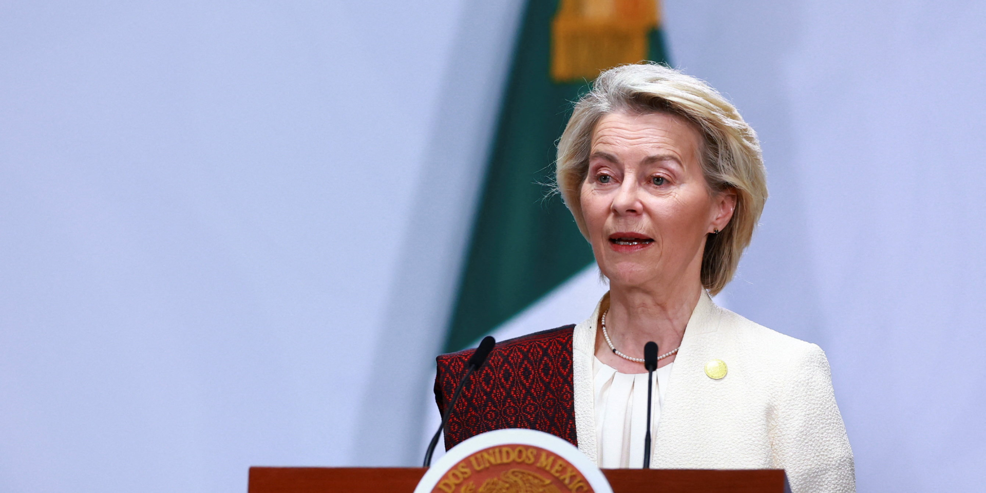 Урсула фон дер Ляєн пропонує переглянути умови захисту українських біженців (Фото: REUTERS/Raquel Cunha)