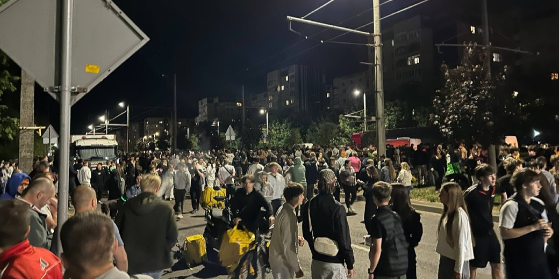 У&nbsp;Львові стався конфлікт між групою цивільних та військовими ТЦК, які затримали чоловіка у&nbsp;розшуку, 8 липня 2026 року (Фото: Суспільне)