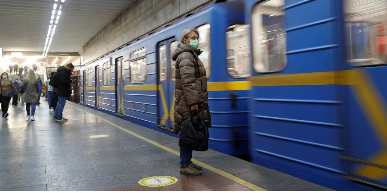 У&nbsp;метро Києва за ціною разової поїздки можна буде проїхати все місто з&nbsp;пересадкою (Фото: REUTERS / Valentyn Ogirenko)