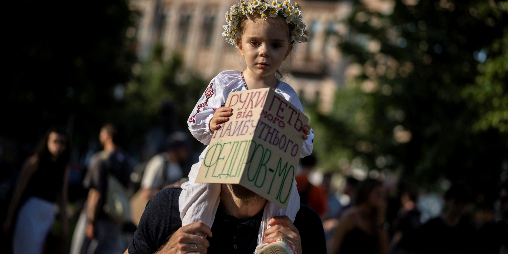 Акция протеста против решения Зеленского заменить Федорова на&nbsp;посту министра обороны (Фото: REUTERS/Thomas Peter)