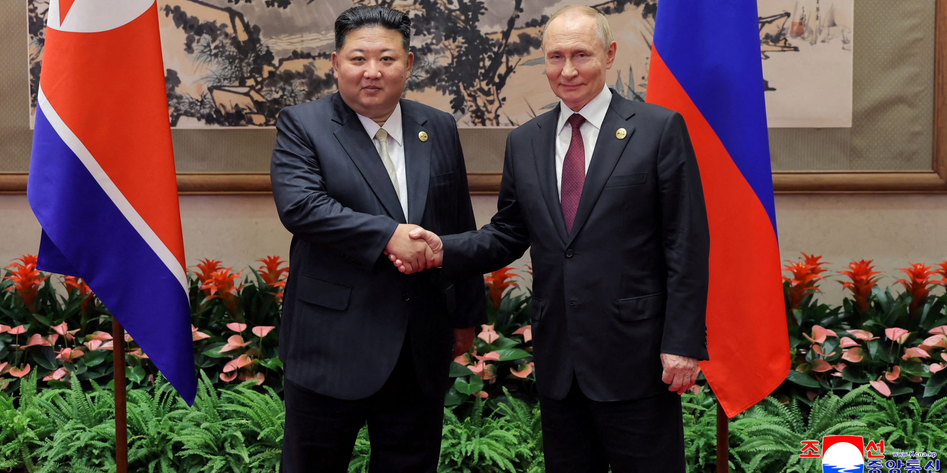 North Korean dictator Kim Jong-un shakes Putin’s hand (Photo: KCNA via REUTERS)