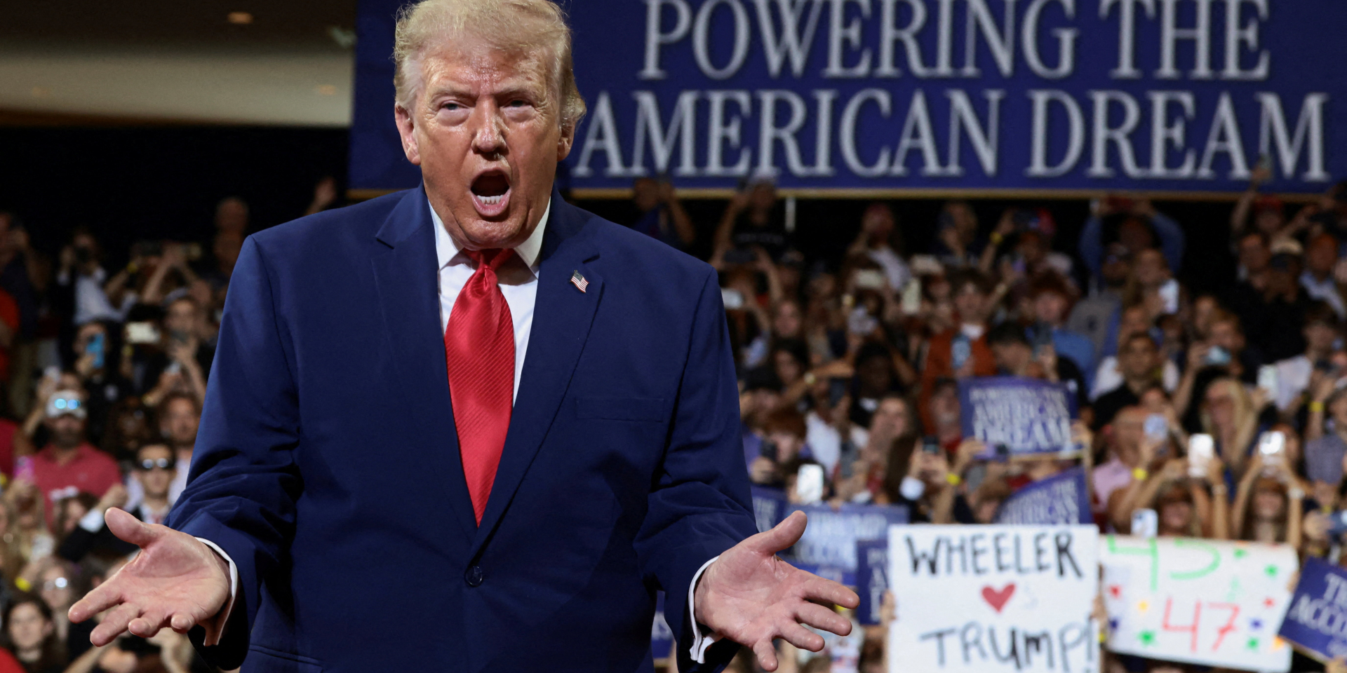 Трамп більше не&nbsp;здається таким політично недоторканним, як&nbsp;на&nbsp;початку свого президентства, вважають у ЄС (Фото: REUTERS/Evelyn Hockstein)