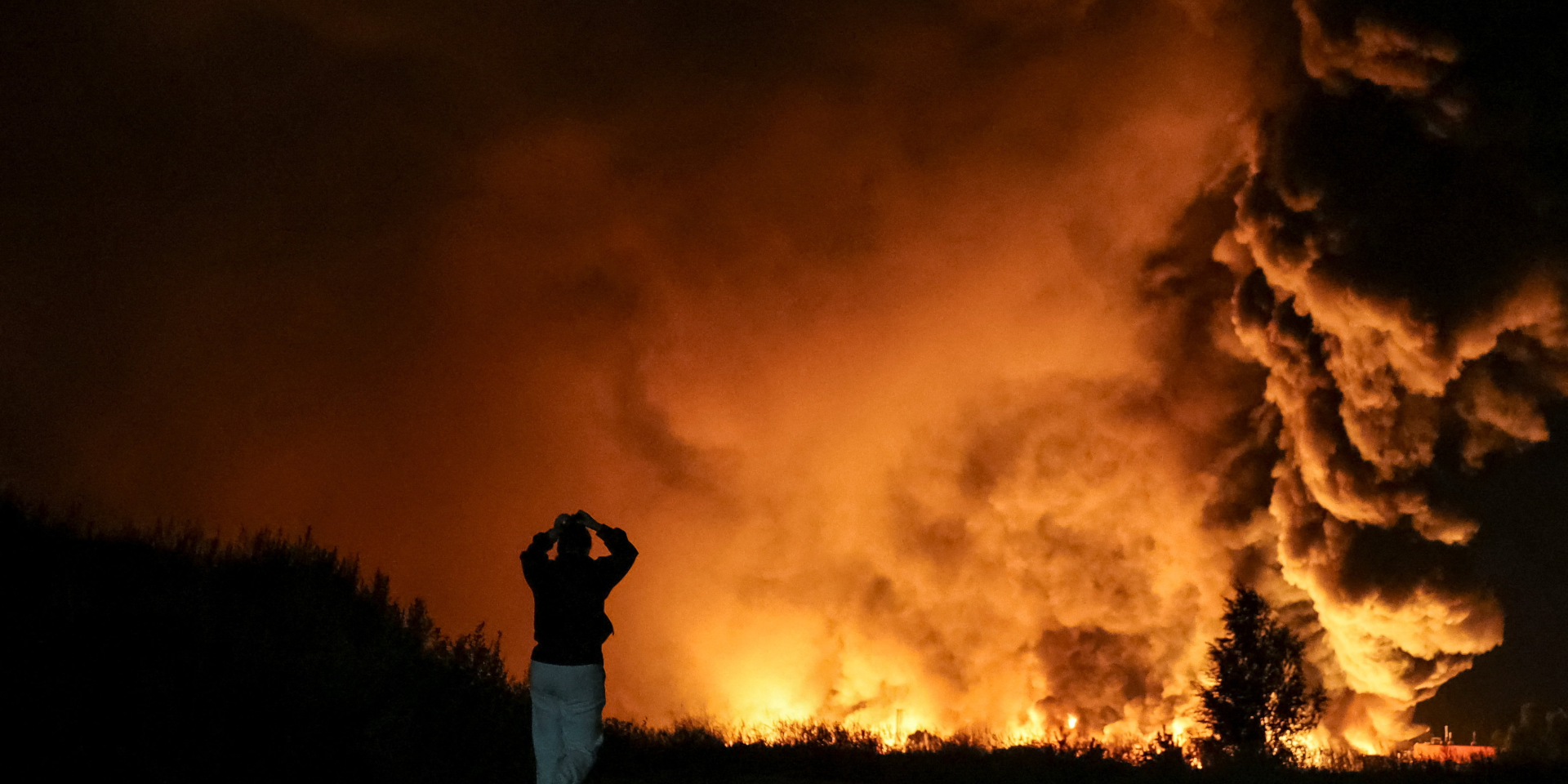Fire in Kyiv Oblast following a ballistic missile strike, August 5, 2026 (Photo: REUTERS/Anatolii Stepanov)