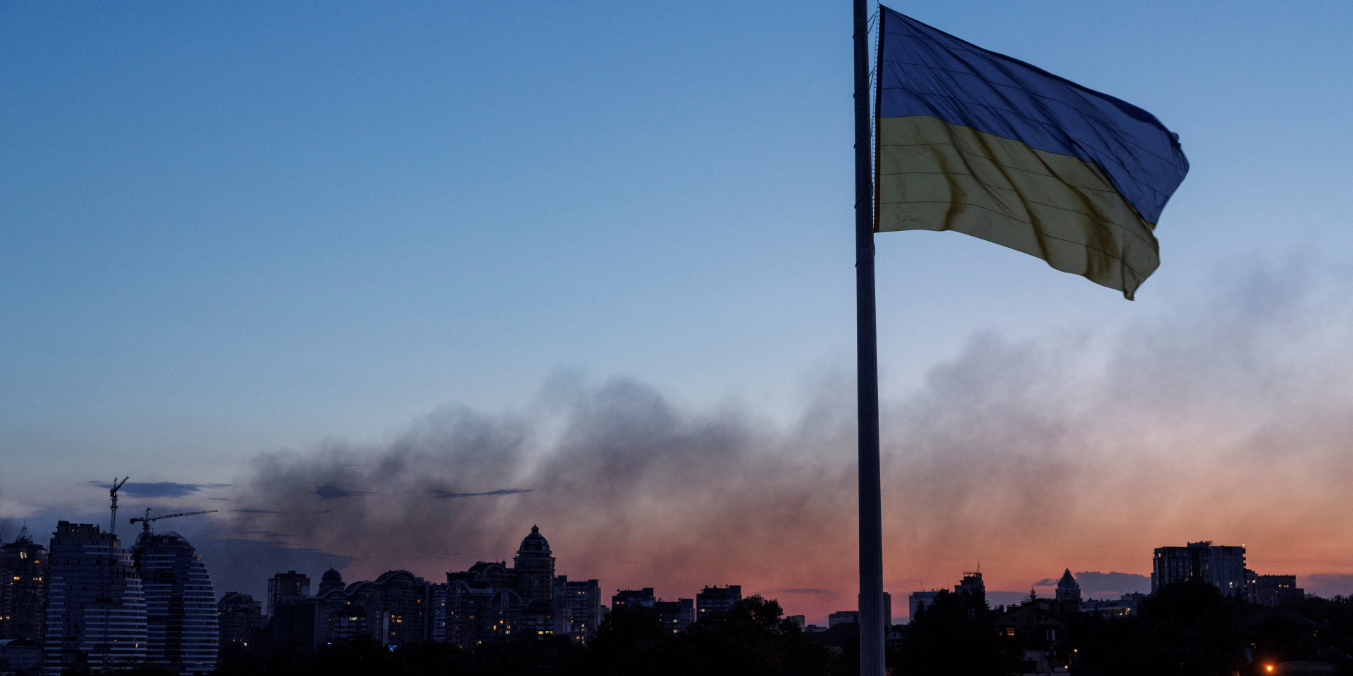Россия регулярно совершает военные преступления в&nbsp;отношении гражданского населения Украины. На&nbsp;фото: последствия российских обстрелов в&nbsp;Киеве, август 2026 года (Фото: REUTERS/Валентин Огиренко)