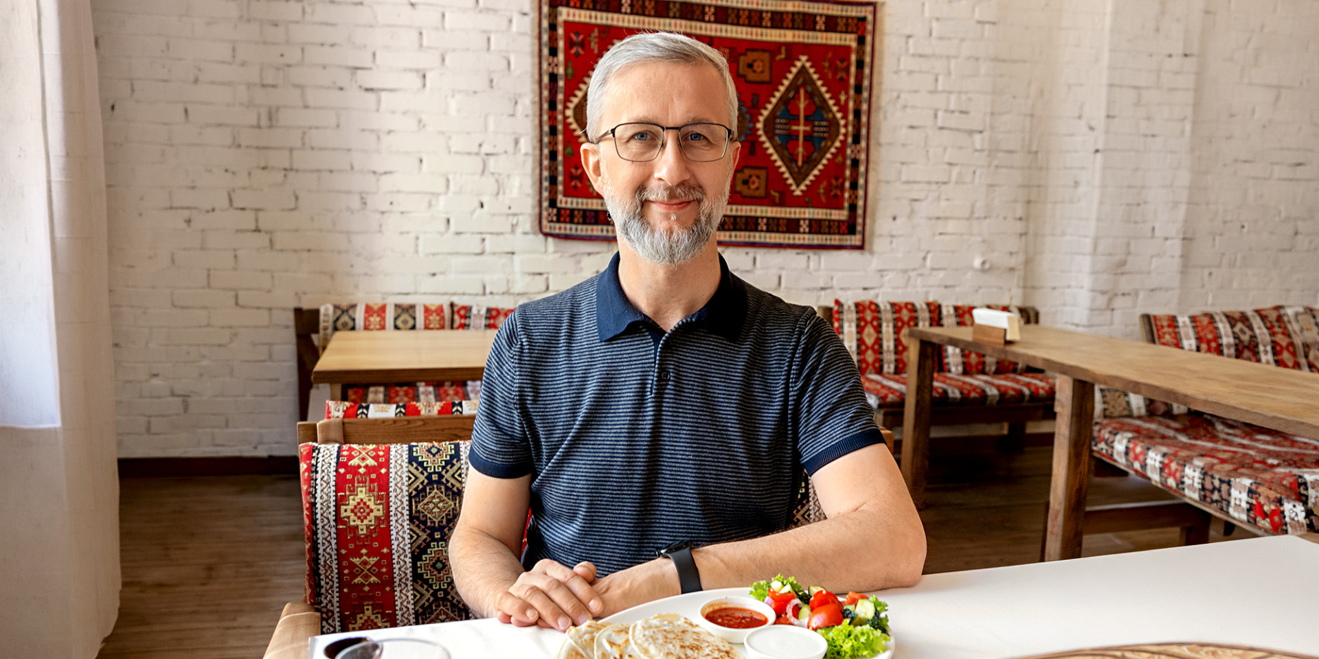 Нариман Джелял&nbsp;— крымский татарин, первый заместитель председателя Меджлиса крымскотатарского народа, политзаключенный РФ, проведший за&nbsp;российской решеткой более двух лет. Уже больше года он&nbsp;занимает должность посла Украины в&nbsp;Турецкой Республике (Фото: Олег Сошко)
