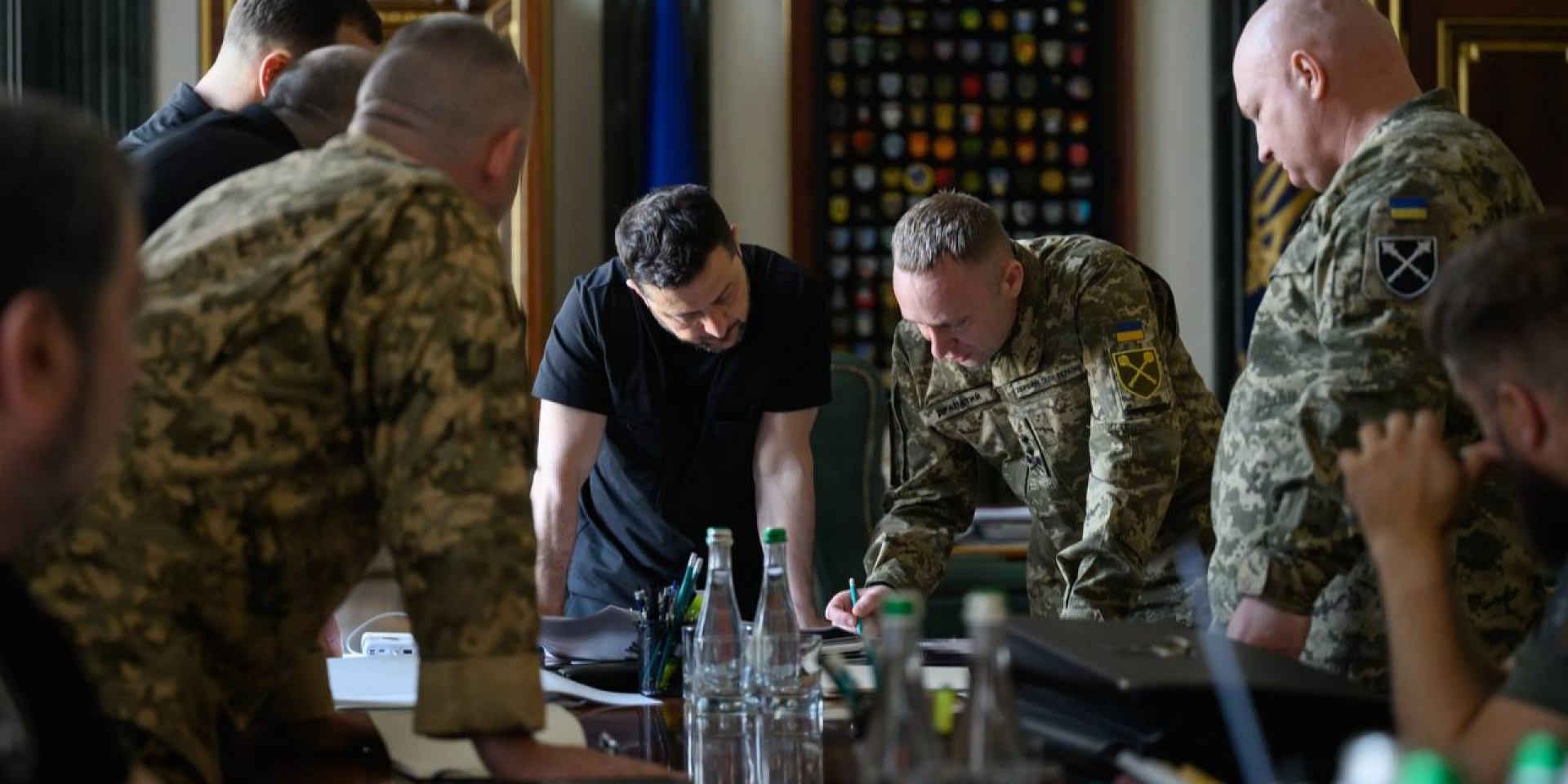 Зеленський і Драпатий зустрілися з військовими 80-ї бригади на&nbsp;Олександрівському напрямку (Фото: Zelenskiy / Official via Telegram)