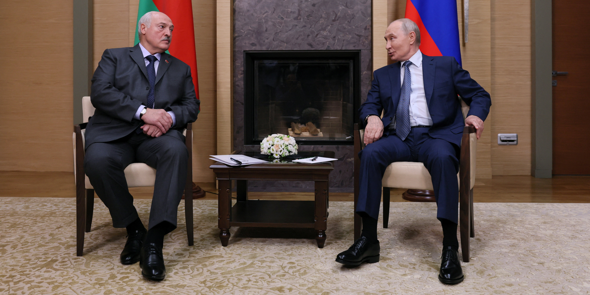 Російський диктатор Володимир Путін і самопроголошений президент Білорусі Олександр Лукашенко під час зустрічі в&nbsp;резиденції Ново-Огарьово під Москвою, Росія, 29 серпня 2026 року (Фото: REUTERS/Anastasia Barashkova/Pool)