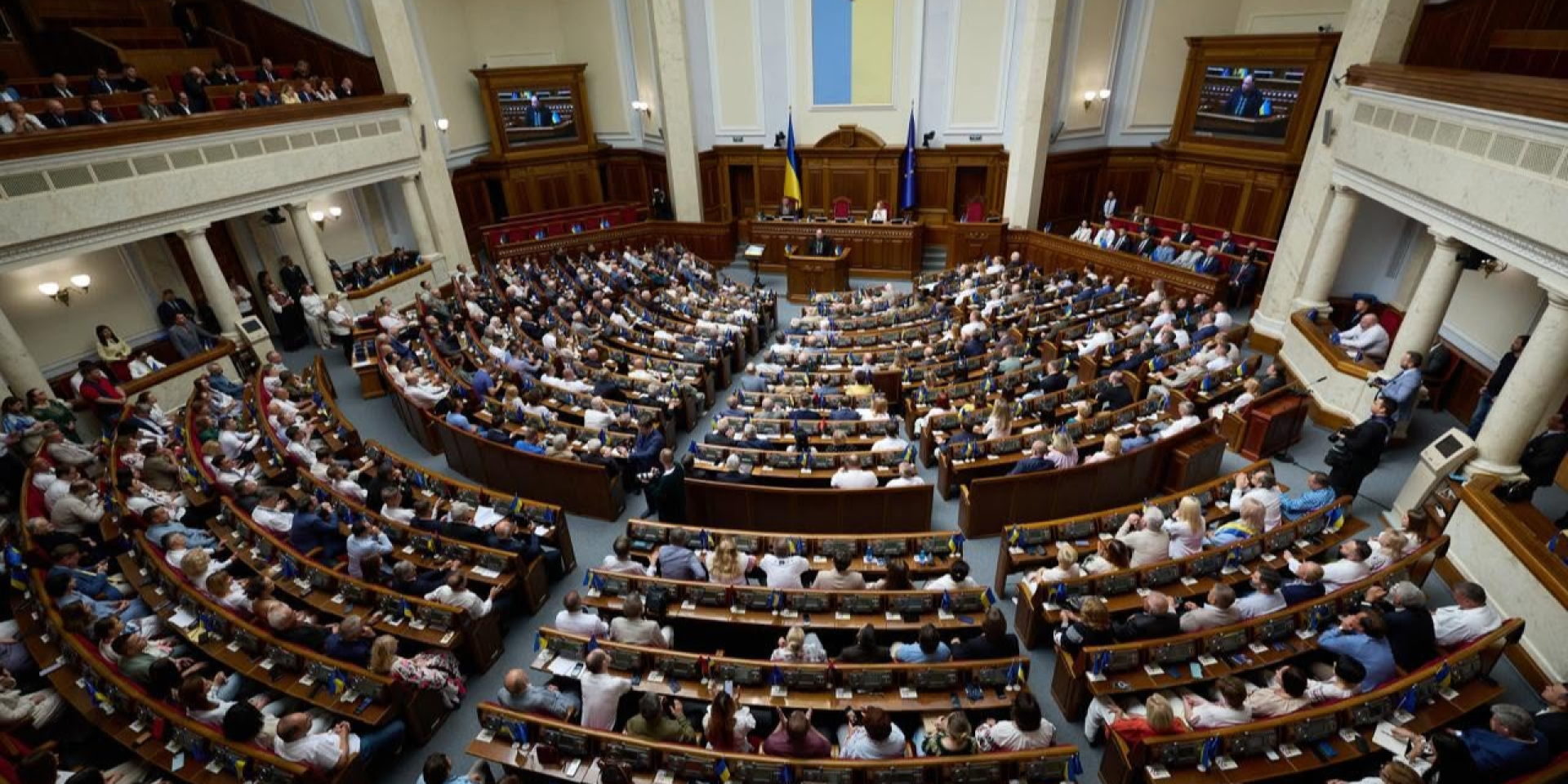 Проєкти постанов про дострокове позбавлення депутатських повноважень двох нардепів набрали 234 і 235 голосів (Фото: Верховна Рада / Facebook)