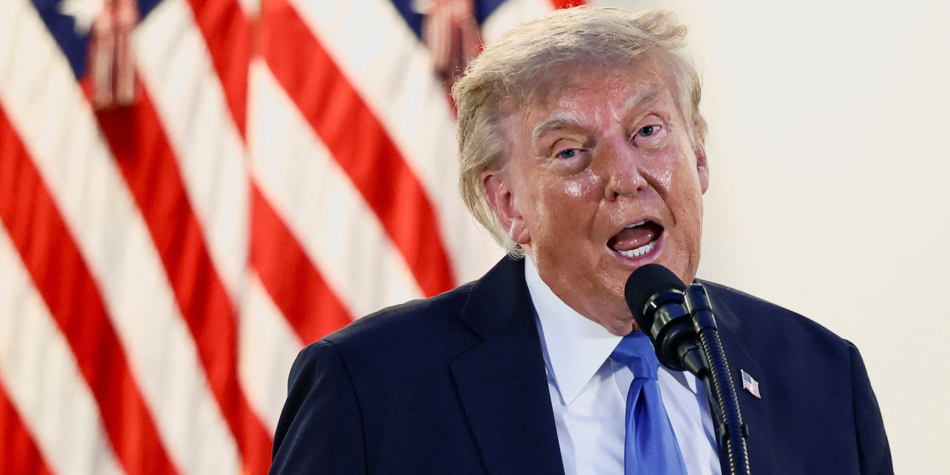 Президент США Дональд Трамп заявив про плани вимагати компенсацію від Європи (Фото: REUTERS/Evelyn Hockstein)