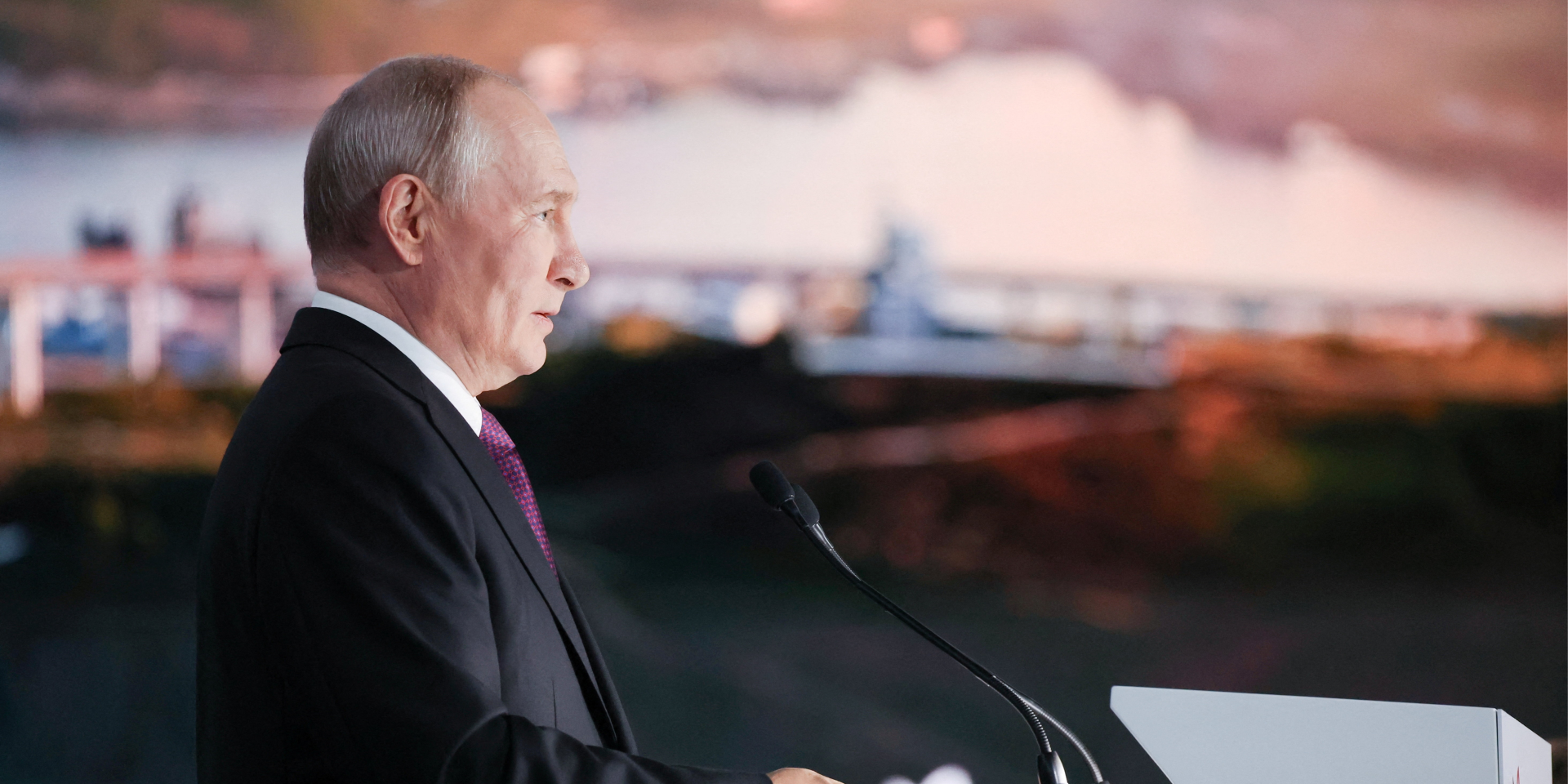 Російський диктатор Володимир Путін на&nbsp;Східному економічному форумі у&nbsp;Владивостоці, Росія, 3 вересня 2026 року (Фото: Sputnik/Vyacheslav Prokofyev/Pool via REUTERS)